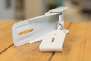 Læsing á þak í fellihýsi hvít.