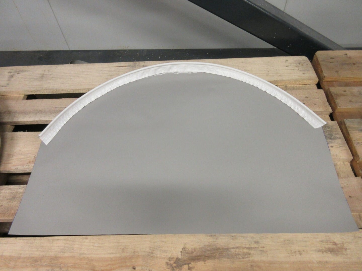 Svuntuhlíf yfir hjólaskál, tveggjahásing