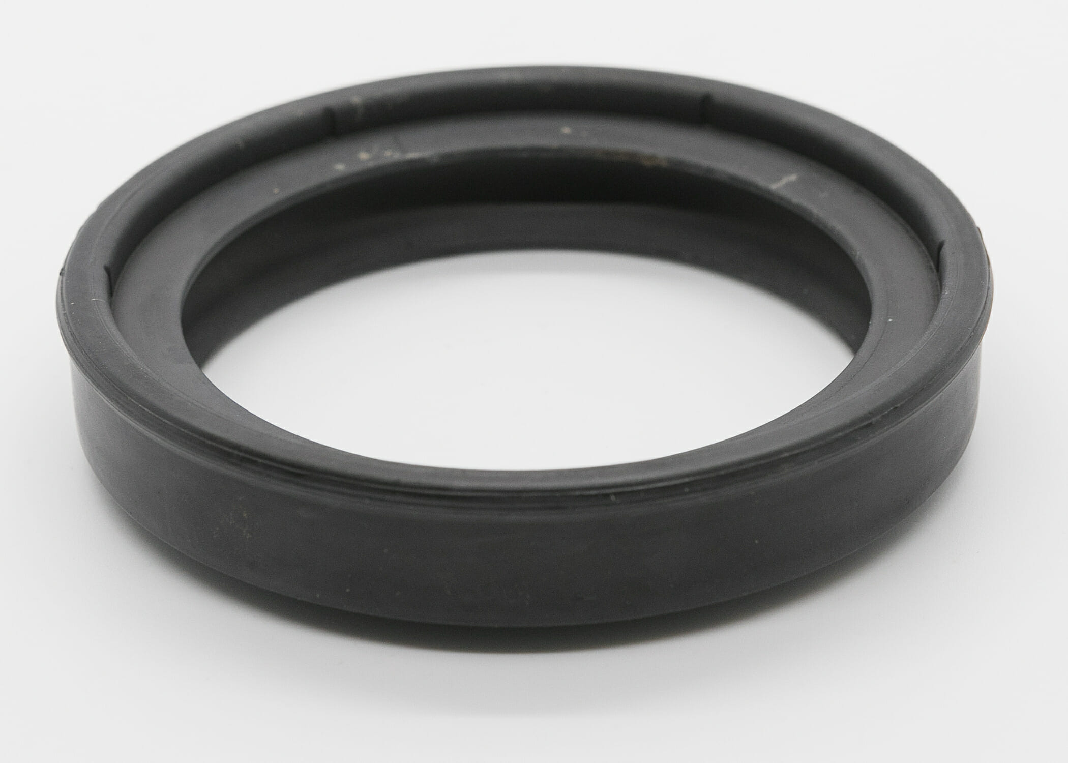 Lipseal, hringur Thetford.