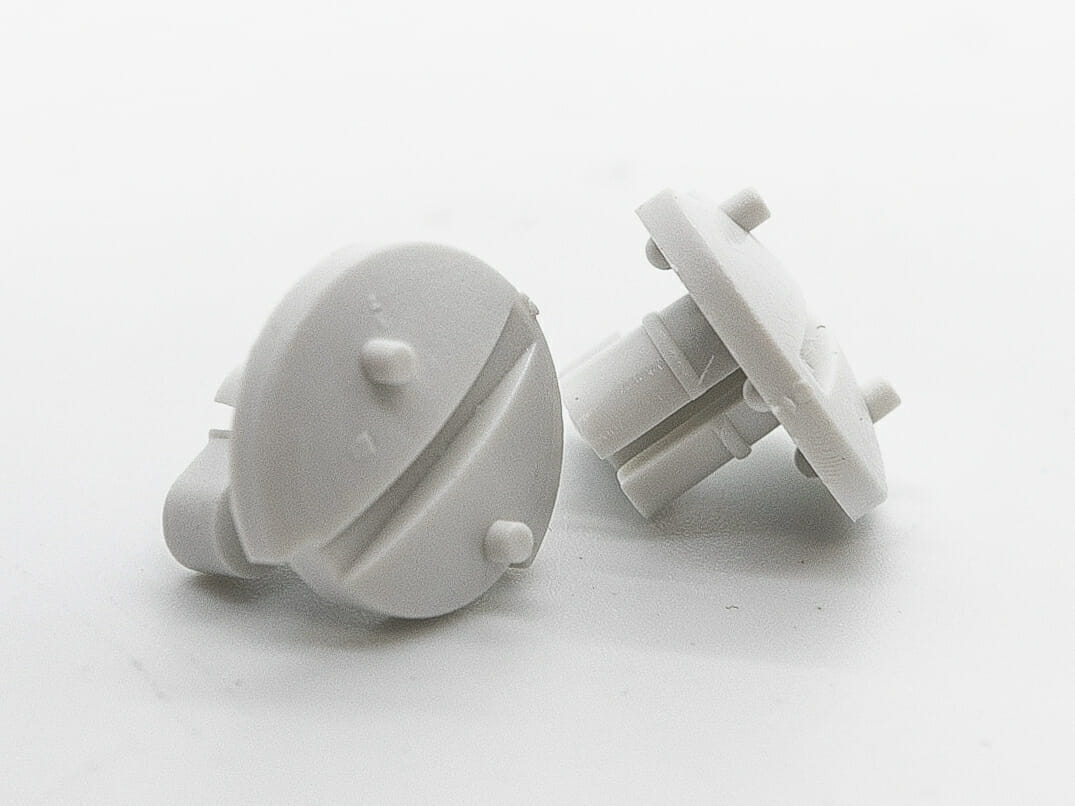 Læsing skrúfuð f. ísskáparist.