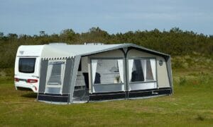 Fortjöld á stöðuhýsi